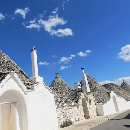 Trullo Del Mandarino Con Piscina Holiday home San Michele Salentino